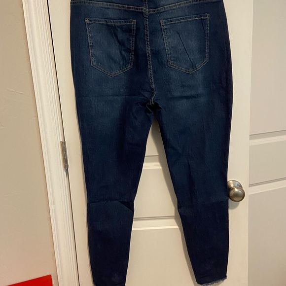 Ripped crop jeans - Picture 4 of 6